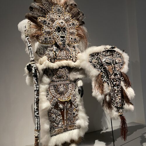 ケ・ブランリ美術館③ 企画展 "Black Indians from New Orleans" について 現代美術, マルディグラ, contemporaryart Hidemi Shimura