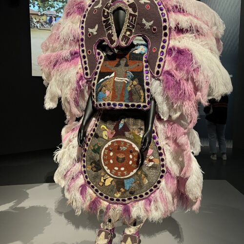 ケ・ブランリ美術館③ 企画展 "Black Indians from New Orleans" について 現代美術, マルディグラ, contemporaryart Hidemi Shimura